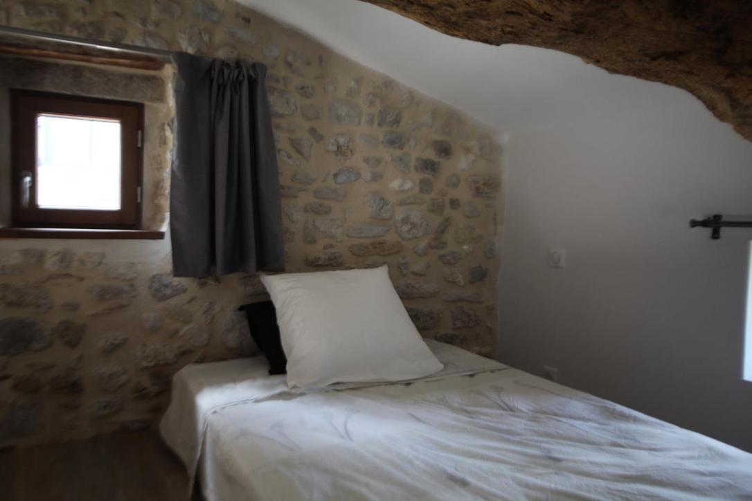 Le Mas De La Coste Saint-Sauveur-de-Cruzière Bagian luar foto