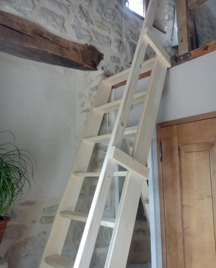 Le Mas De La Coste Saint-Sauveur-de-Cruzière Bagian luar foto